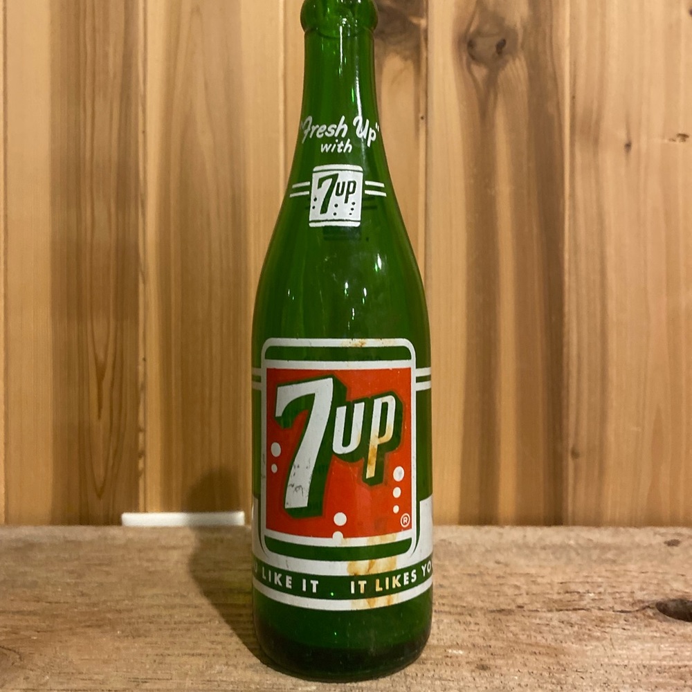 7 up vintage bottle